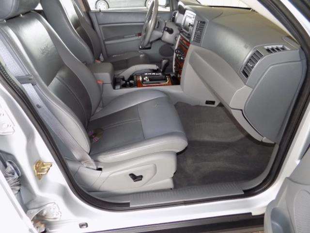 2006 Jeep Grand Cherokee Limited 4dr SUV 4WD w/ Front Side Airbags